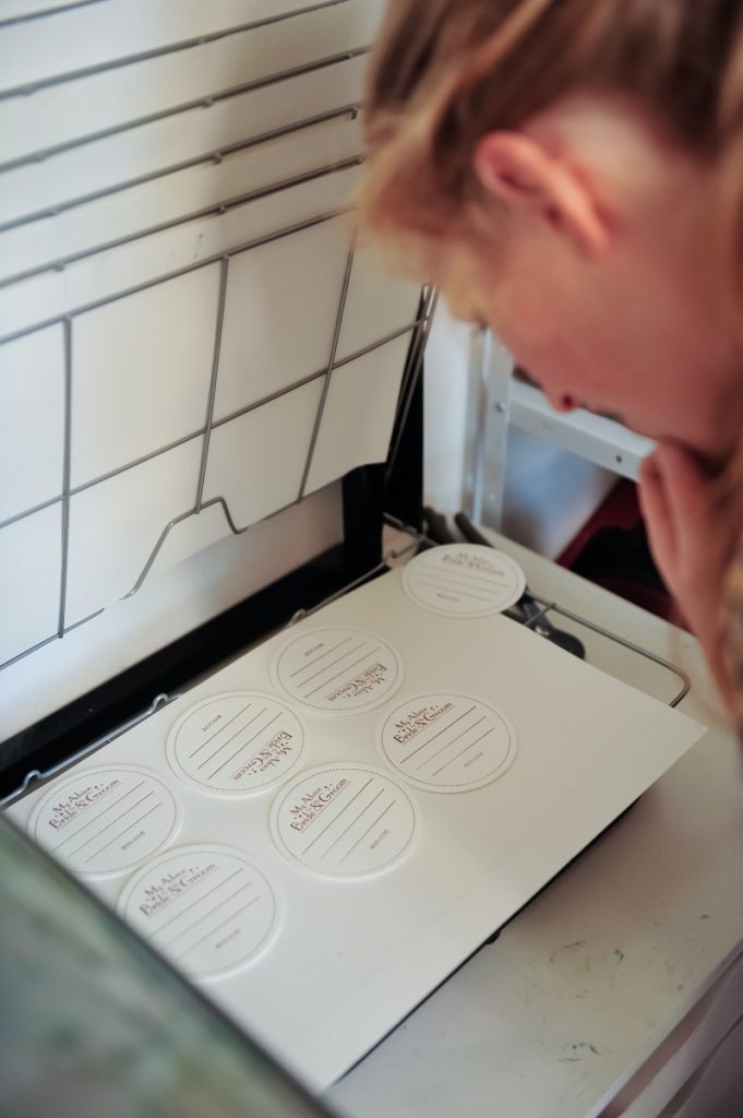 Bruiloft blogger | Love Letterpress Kijkje acht de schermen drukproces