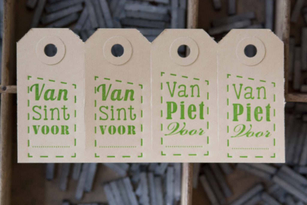 en piet labels letterpres groen - sint cadeau - inpakken -sinterklaas- 
